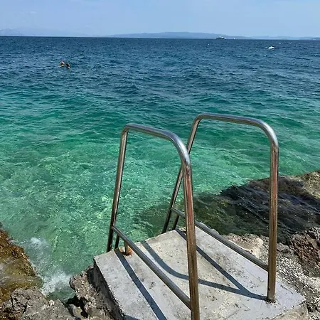 Anita Διαμέρισμα Τρογκίρ